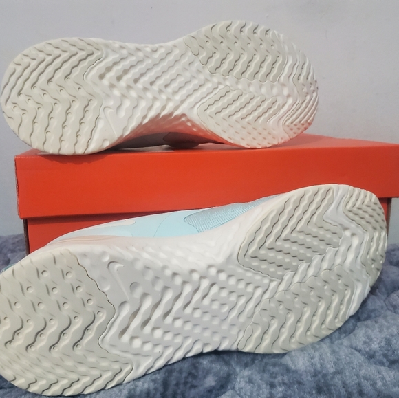 Nike Odyssey React 2 - Picture 4 of 5